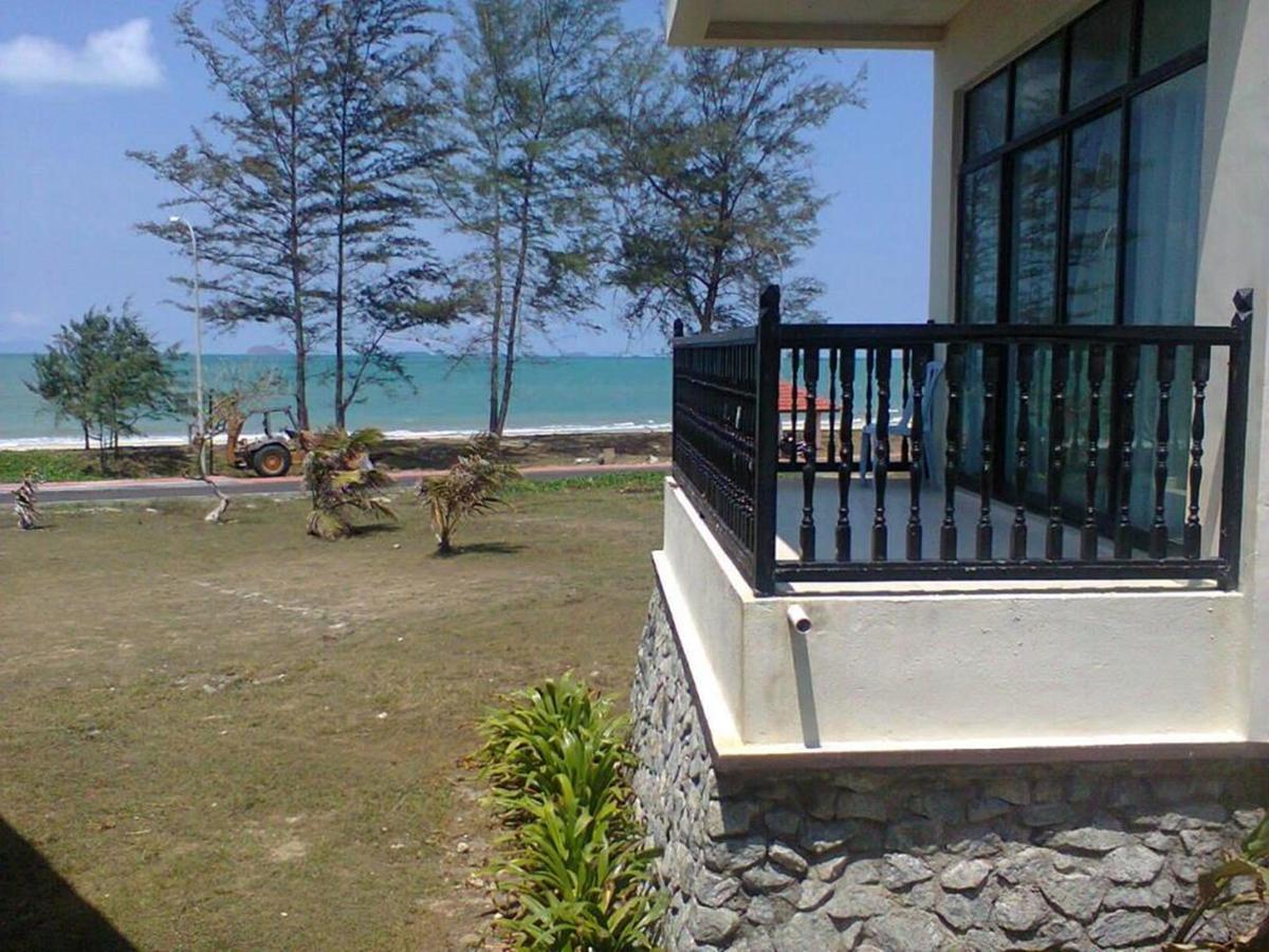 Mersing Beach Resort Exterior photo
